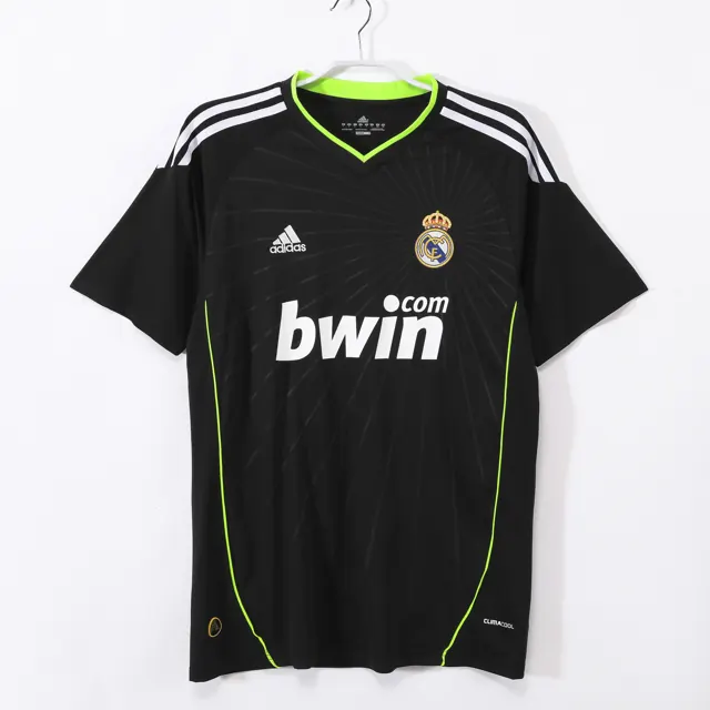 Temporada 2010/11 Real Madrid visitante retro 8A