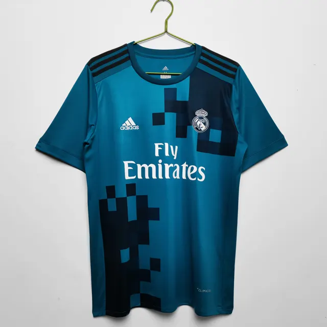Temporada 2017/18 Real Madrid tercera equipación retro 2A