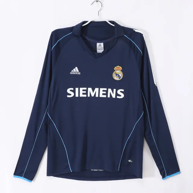 Manga larga: Temporada 2005/06 Real Madrid visitante azul royal3B