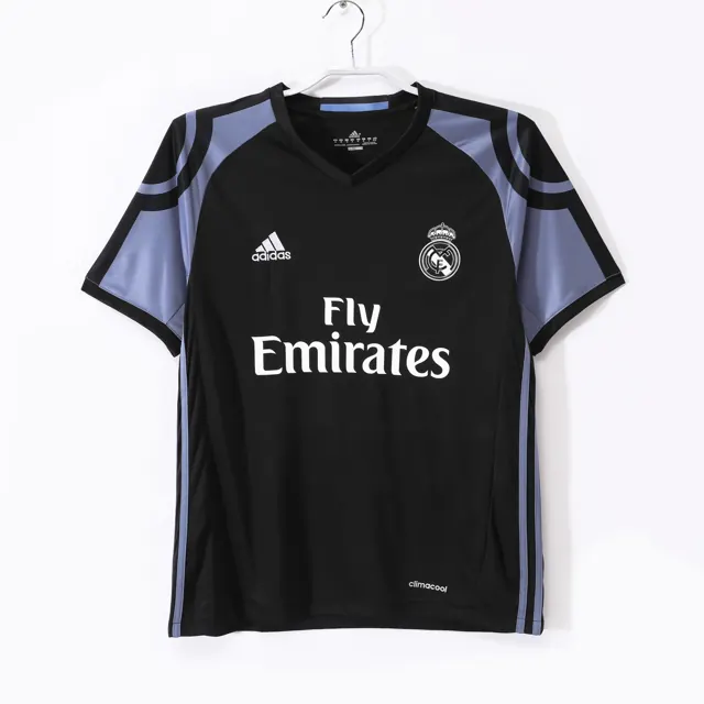 Temporada 2016/17 Real Madrid tercera equipación 5A