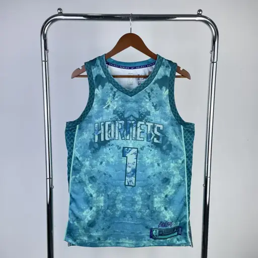 Temporada 23 edición de honor Hornets nº 1 Ball