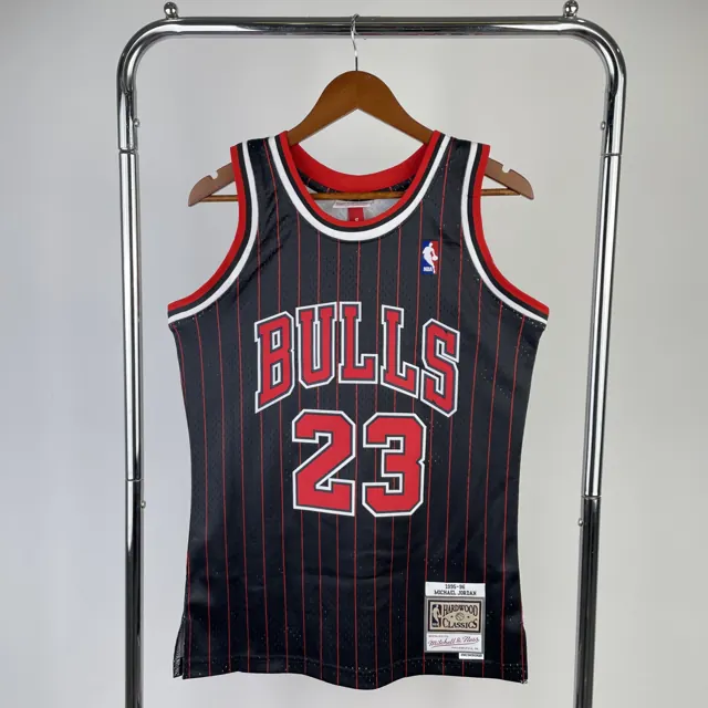MN camiseta retro termoimpresa: SW Chicago Bulls temporada 96 rayas negras nº23 Jordan