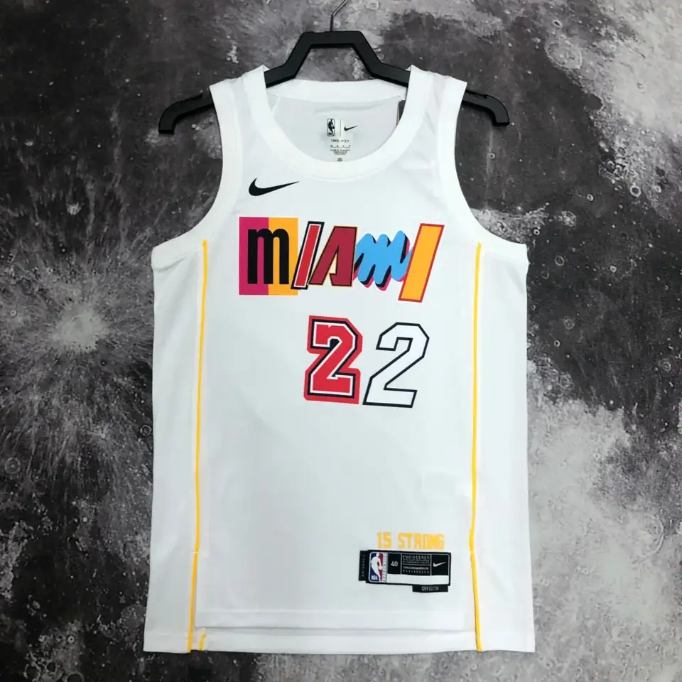 Foto 1 de Temporada 23 Heat edición ciudad n.º 22 Butler