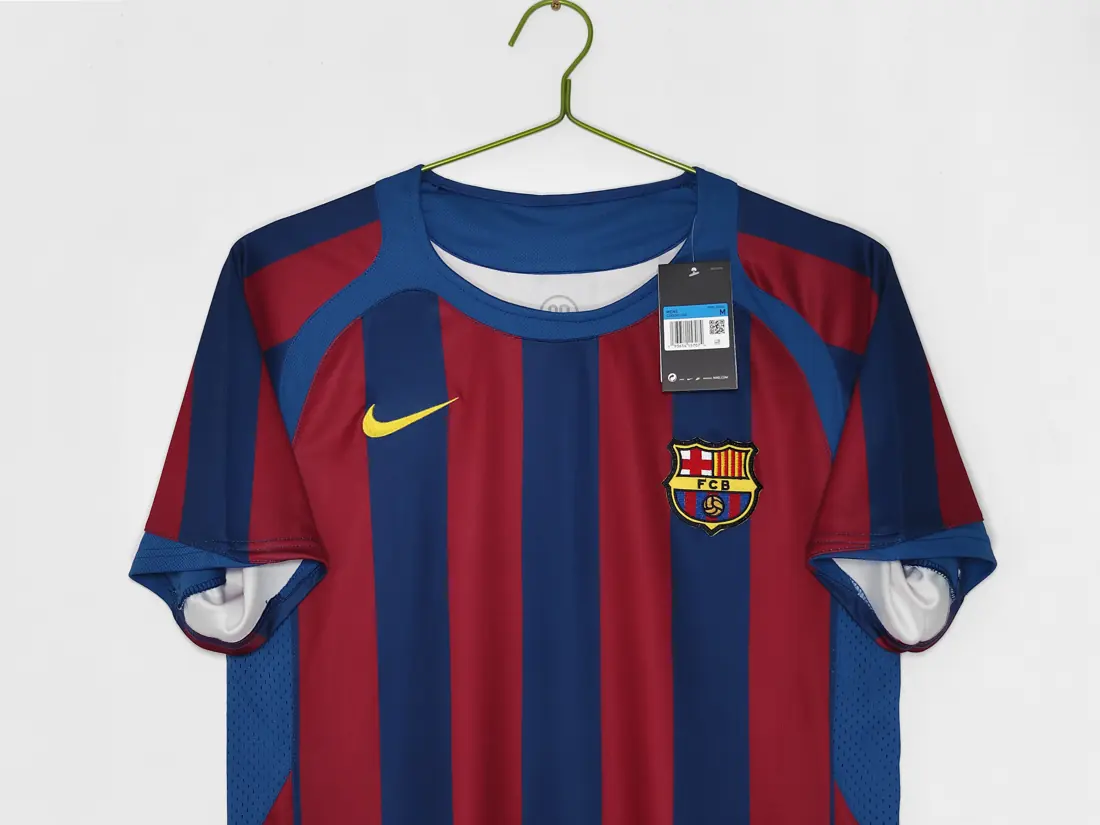 Foto 3 de Temporada 2005/06 Barcelona local LaLiga versión correcta