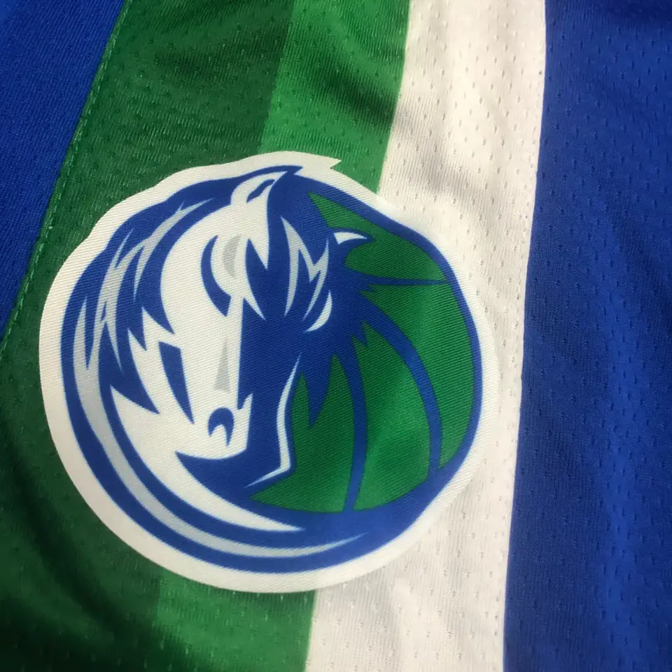Foto 4 de Temporada 23 Dallas Mavericks Edición Ciudad pantalones cortos