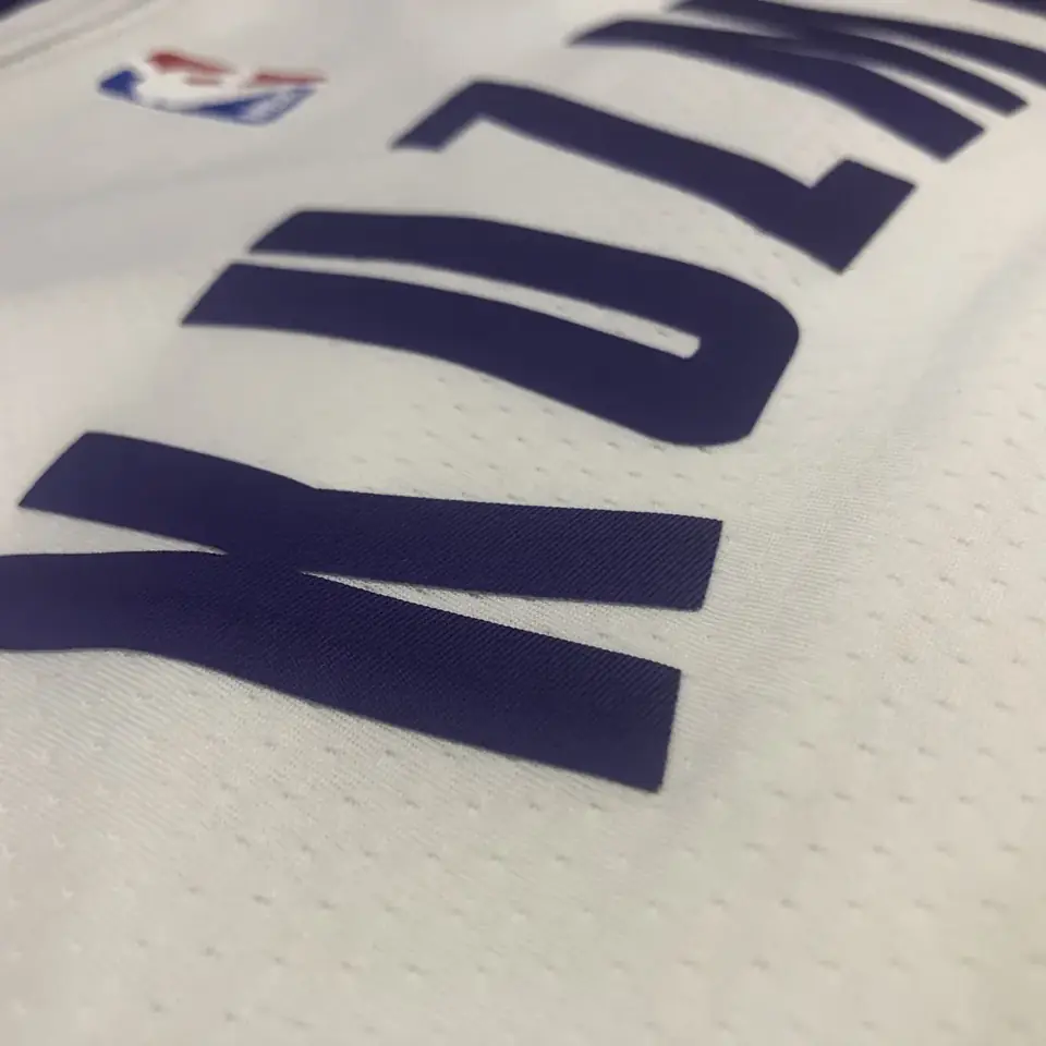 Foto 4 de Los Angeles Lakers blanco cuello en V nº 0 Kyle Kuzma