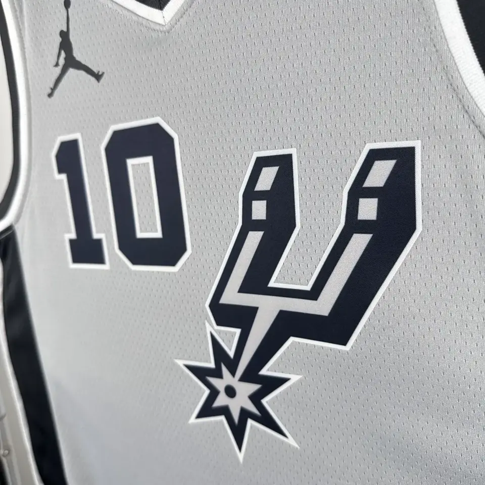 Foto 3 de Temporada 21 Spurs Gris Edición limitada Air Nº 10 Sochan