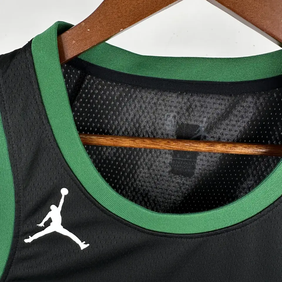 Foto 5 de Temporada 23 Celtics de Boston Edición limitada Air Jordan número 8 Porzingis