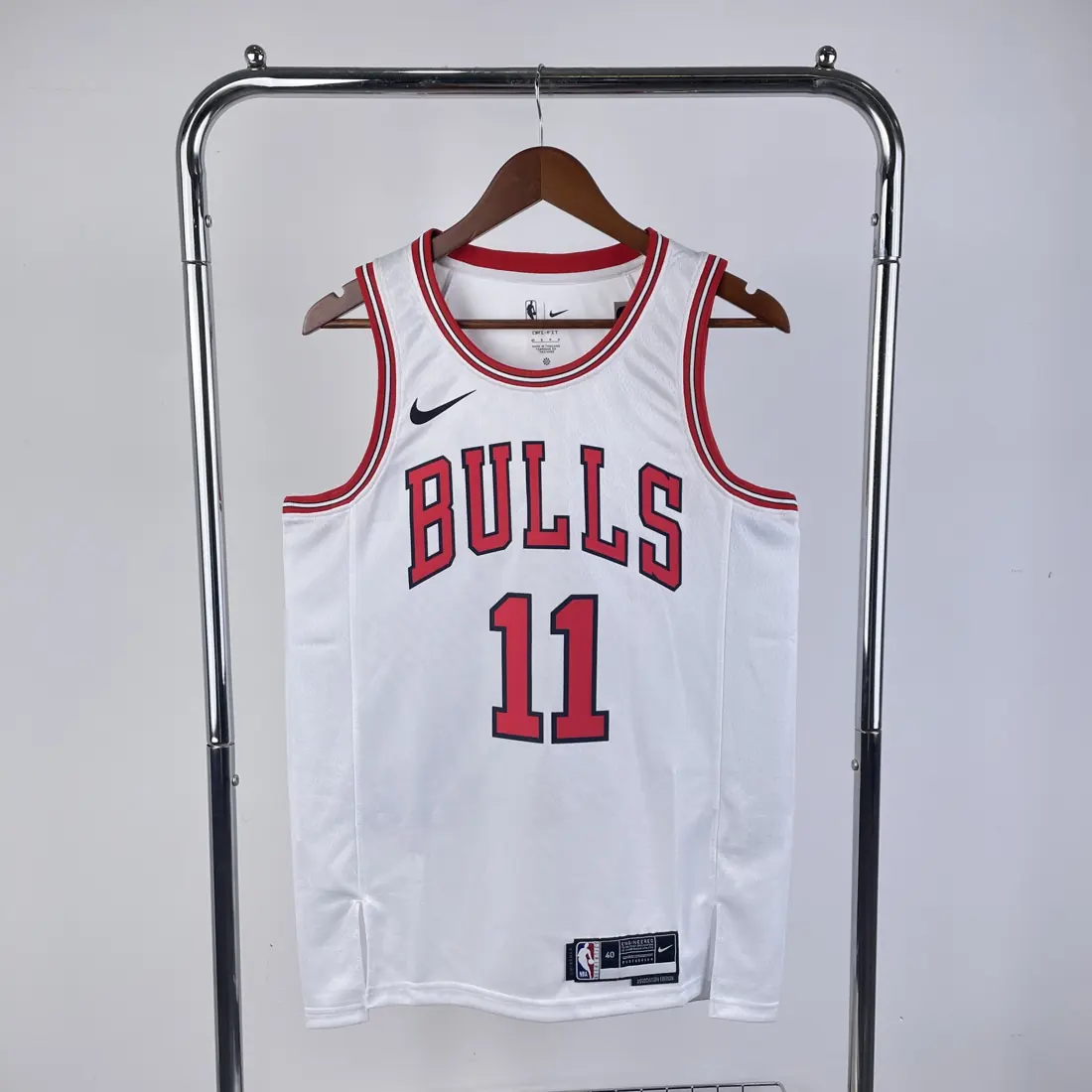 Foto 1 de Temporada 23 Chicago Bulls blanco n.º 11 DeRozan