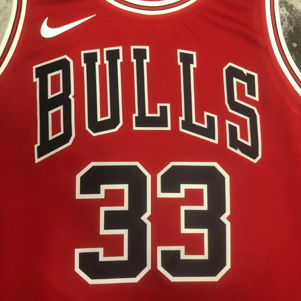 Foto 3 de Temporada 23 Bulls rojo número 33 Pippen