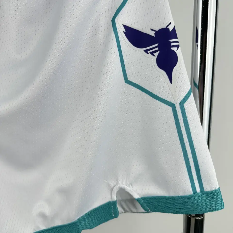 Foto 1 de Hornets pantalones cortos blancos