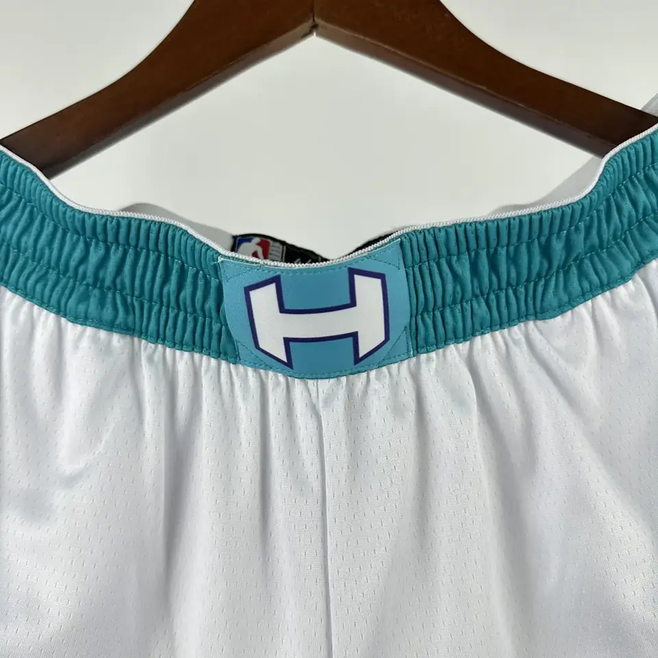 Foto 3 de Hornets pantalones cortos blancos