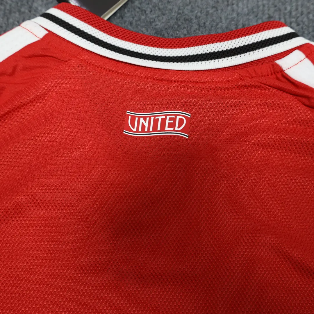 Foto 6 de Versión jugador 26-27 Manchester United conjunto local S-2XL
