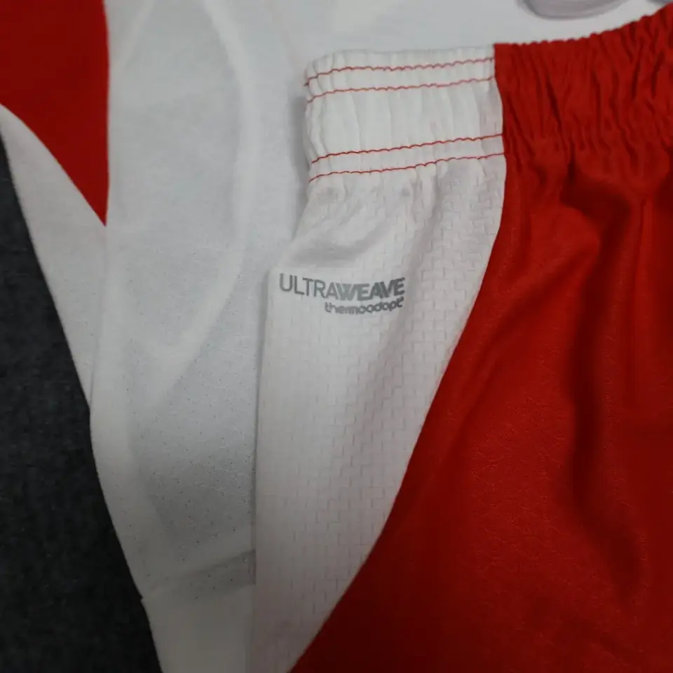 Foto 3 de Versión jugador 26-27 RB Leipzig conjunto local S-2XL