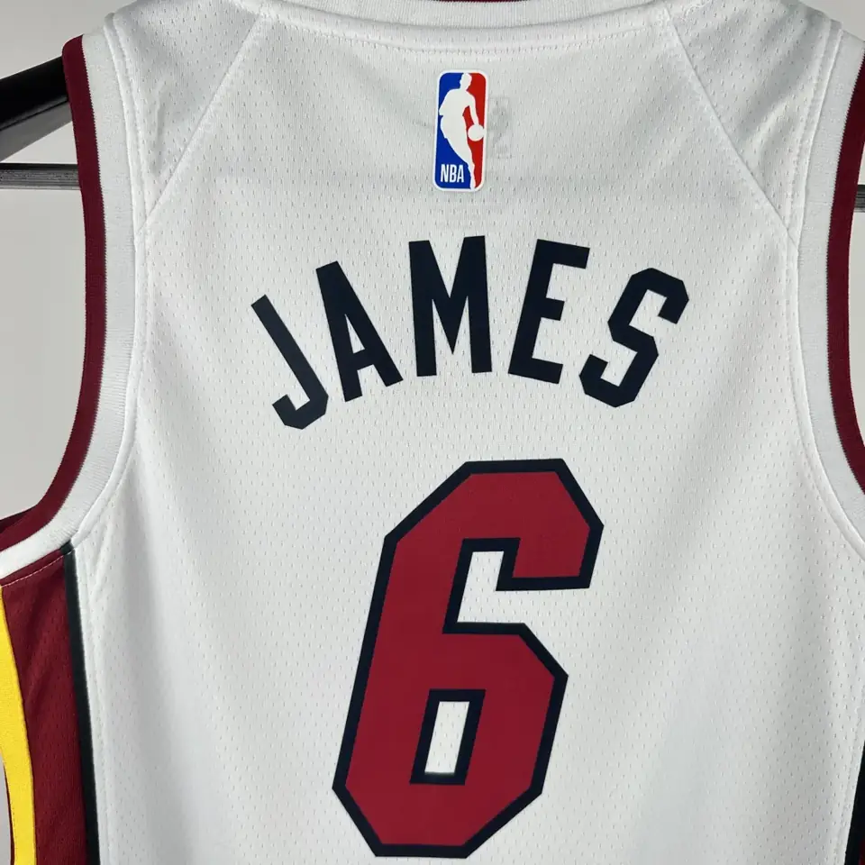 Foto 7 de Infantil/Juvenil: Heat cuello en V blanco nº 6 James