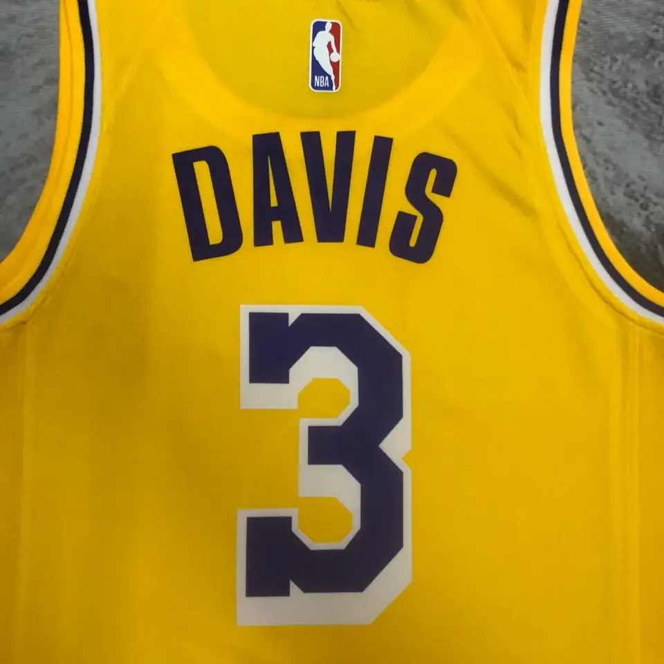 Foto 2 de Temporada 23 Lakers cuello redondo amarillo nº 3 Davis