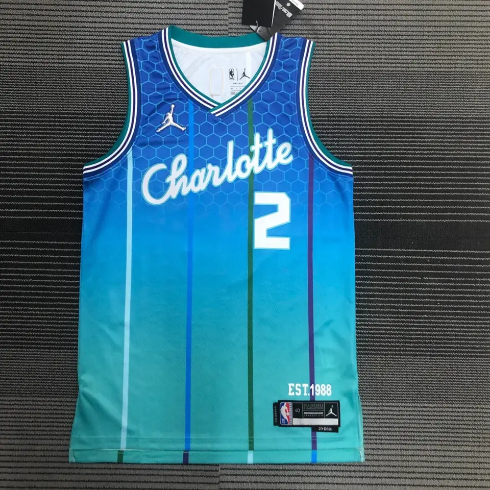 Foto 1 de Temporada 22 Hornets Edición City n.º 2 Ball