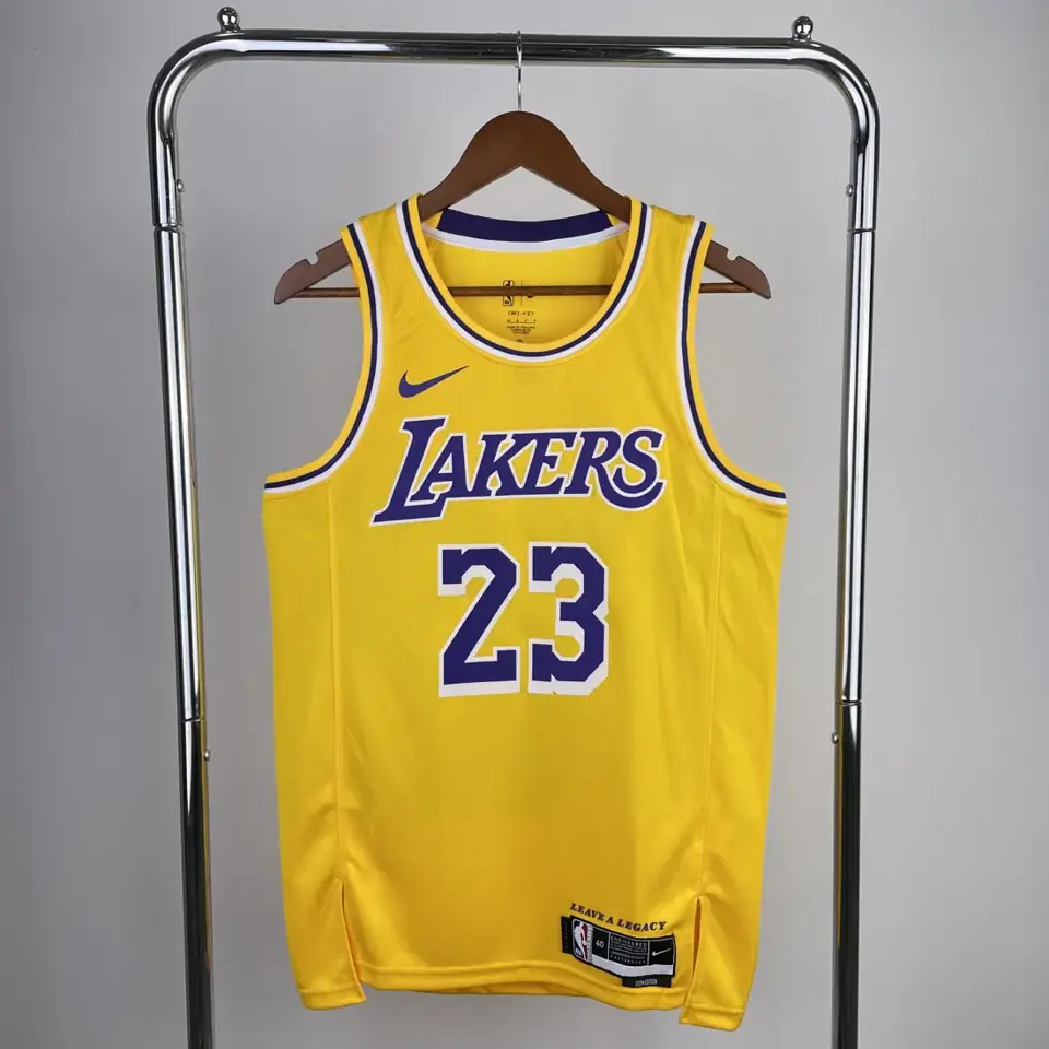 Foto 1 de Temporada 23 Los Angeles Lakers cuello redondo amarillo n.º 23 James