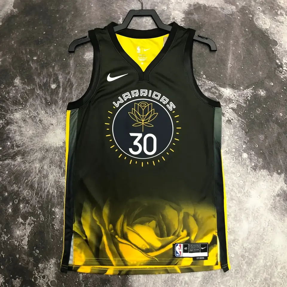 Foto 1 de Temporada 23 Warriors edición ciudad n.º 30 Curry