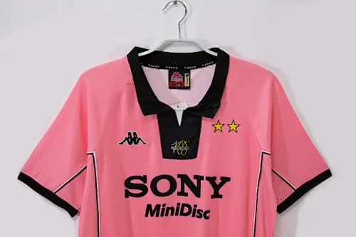 Foto 3 de Temporada 1997/98 Juventus visitante rosa 0B
