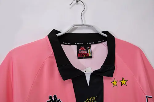 Foto 4 de Temporada 1997/98 Juventus visitante rosa 0B