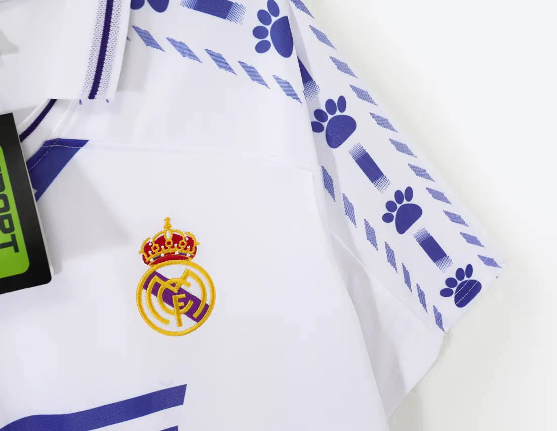 Foto 4 de Temporada 1996/97 Real Madrid local retro 5A