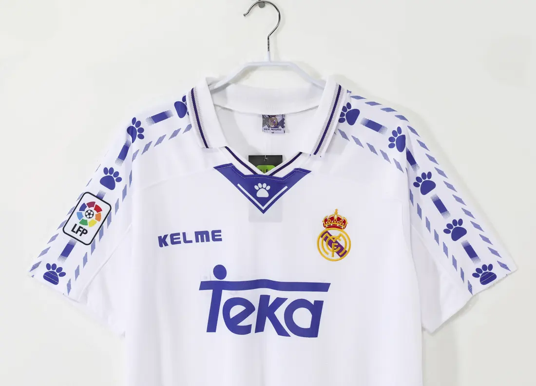 Foto 8 de Temporada 1996/97 Real Madrid local retro 5A