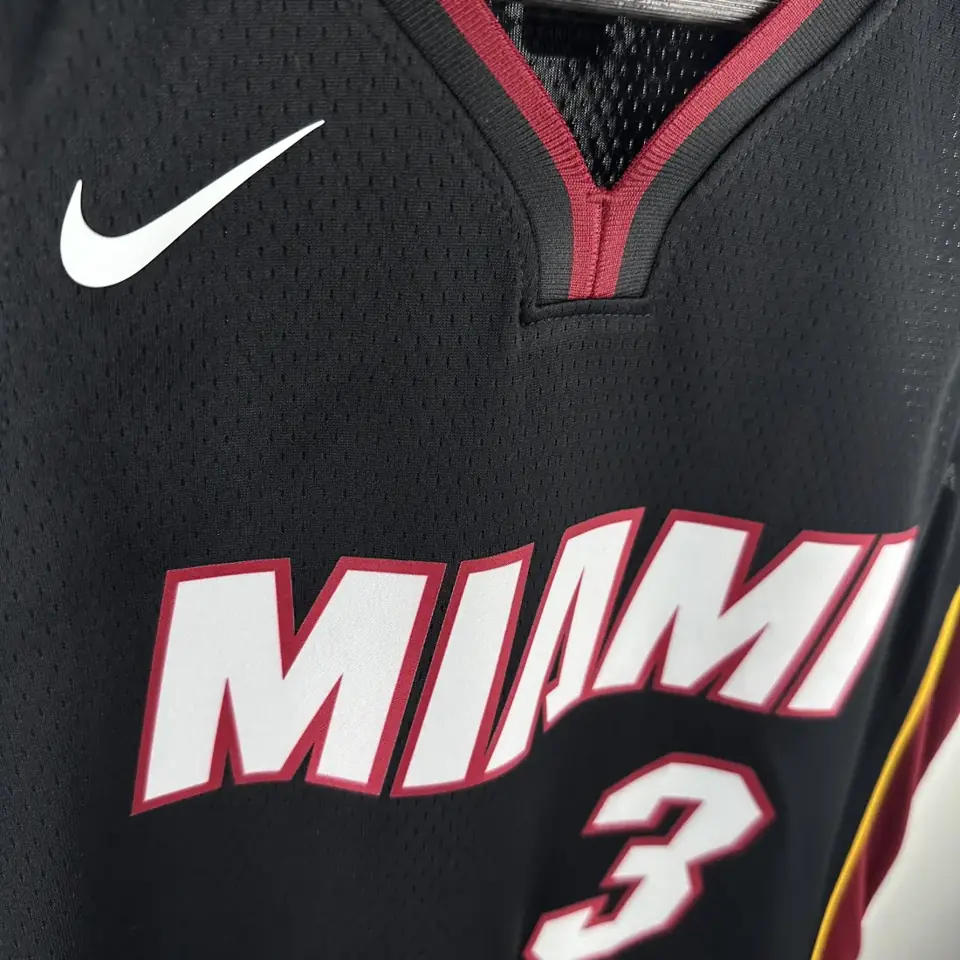 Foto 3 de Infantil/Juvenil: Heat cuello en V negro nº 3 Wade