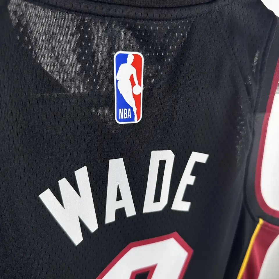 Foto 8 de Infantil/Juvenil: Heat cuello en V negro nº 3 Wade