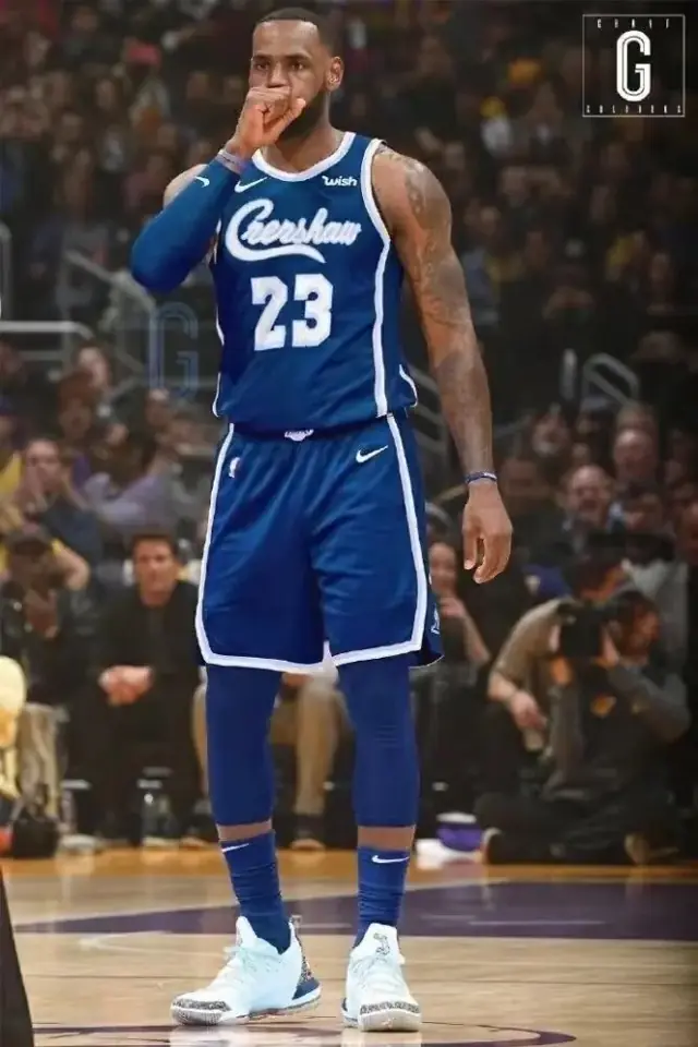 Foto 2 de Los Angeles Lakers colaboración con cantante latino azul número 24 Kobe Bryant