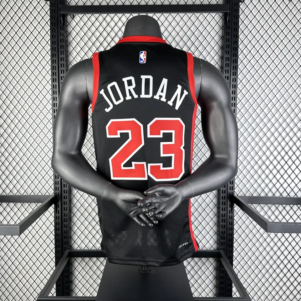 Foto 2 de Temporada 24 Bulls Edición Ciudad número 23 Jordan