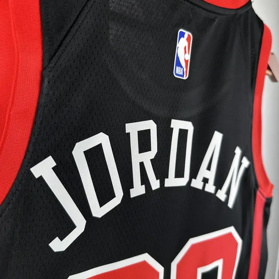 Foto 5 de Temporada 24 Bulls Edición Ciudad número 23 Jordan