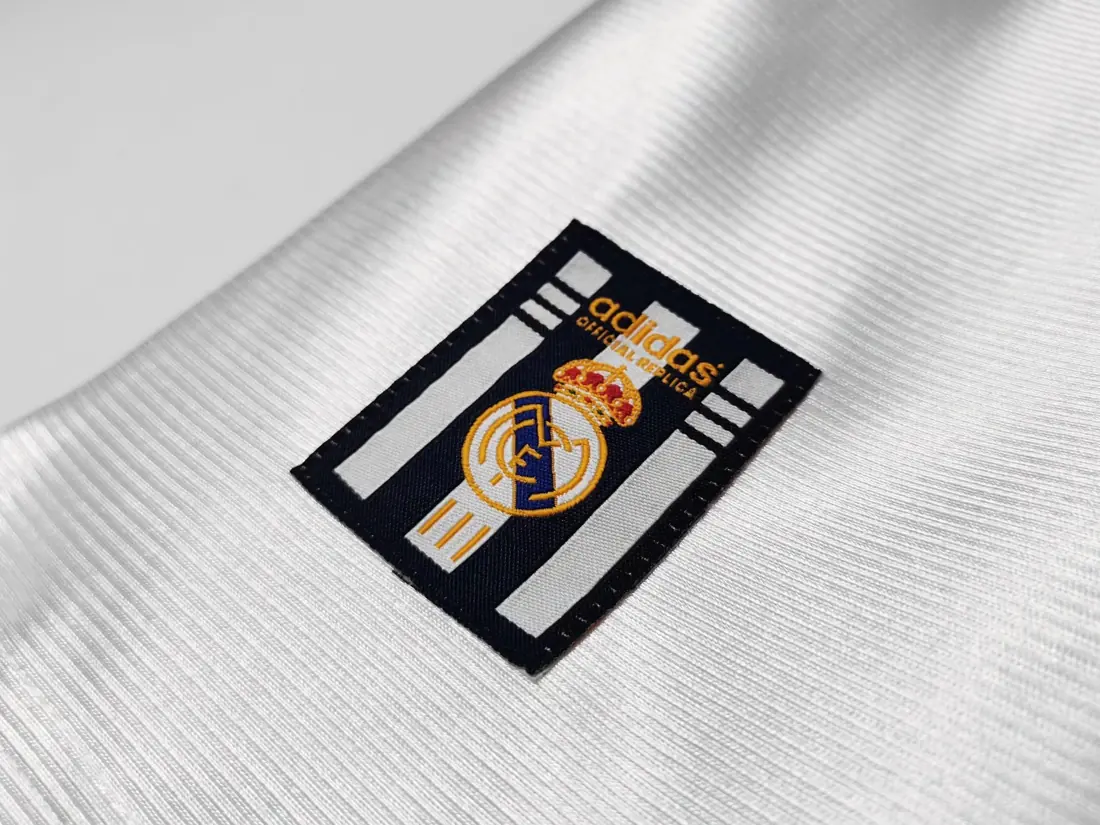 Foto 4 de Temporadas 1998/00 Real Madrid primera equipación 5A