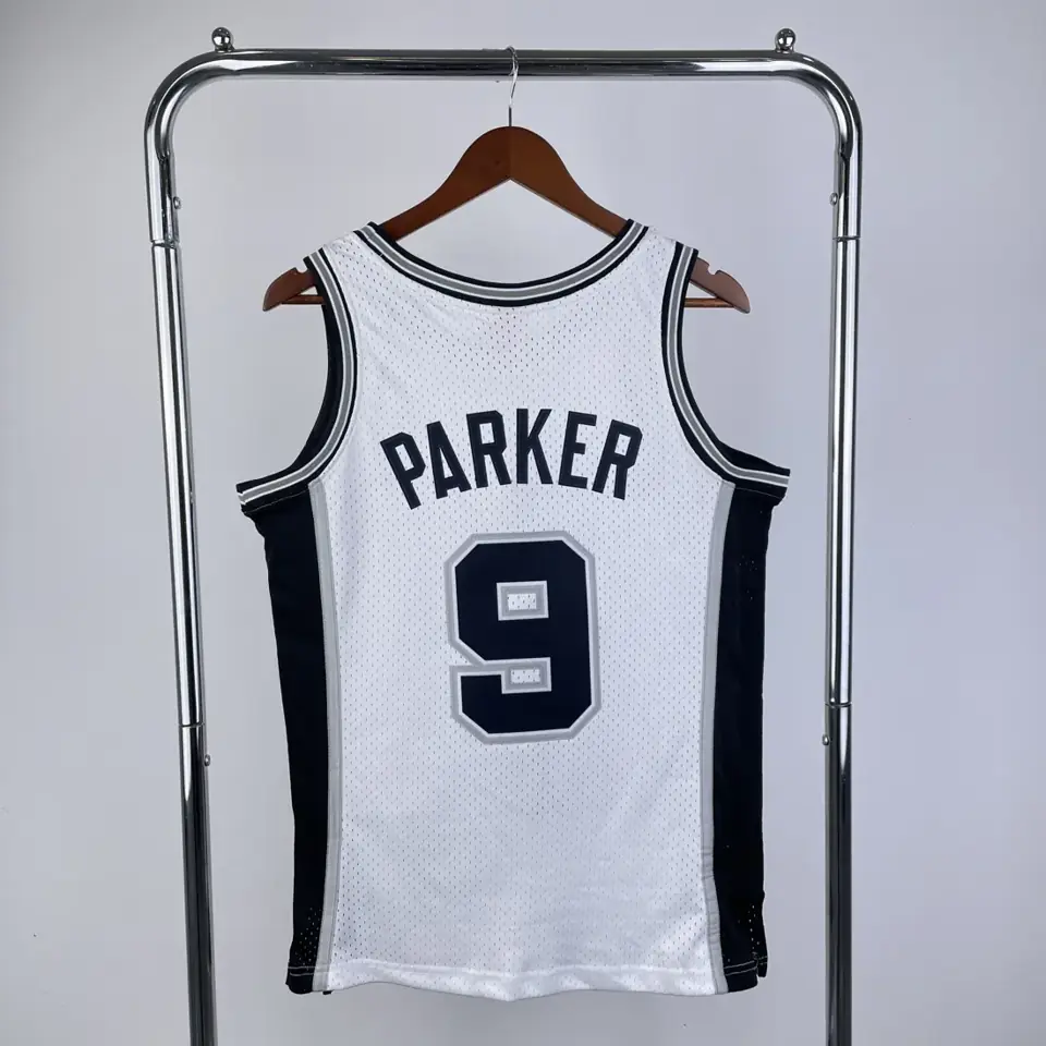 Foto 2 de MN camiseta retro termoaplicada: SW San Antonio Spurs temporada 2002/03 blanca número 9 Parker