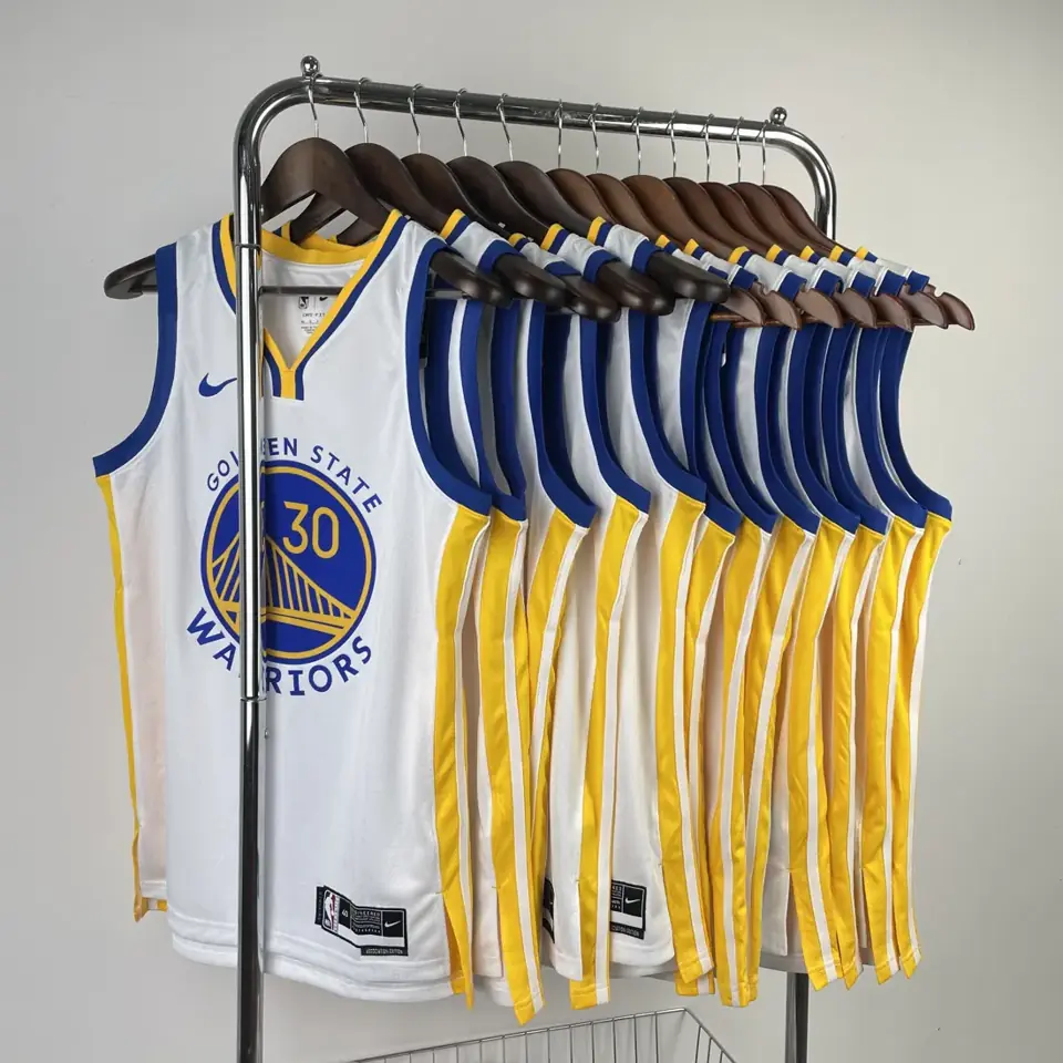 Foto 4 de Temporada 23 Warriors cuello en V blanca n.º 30 Curry