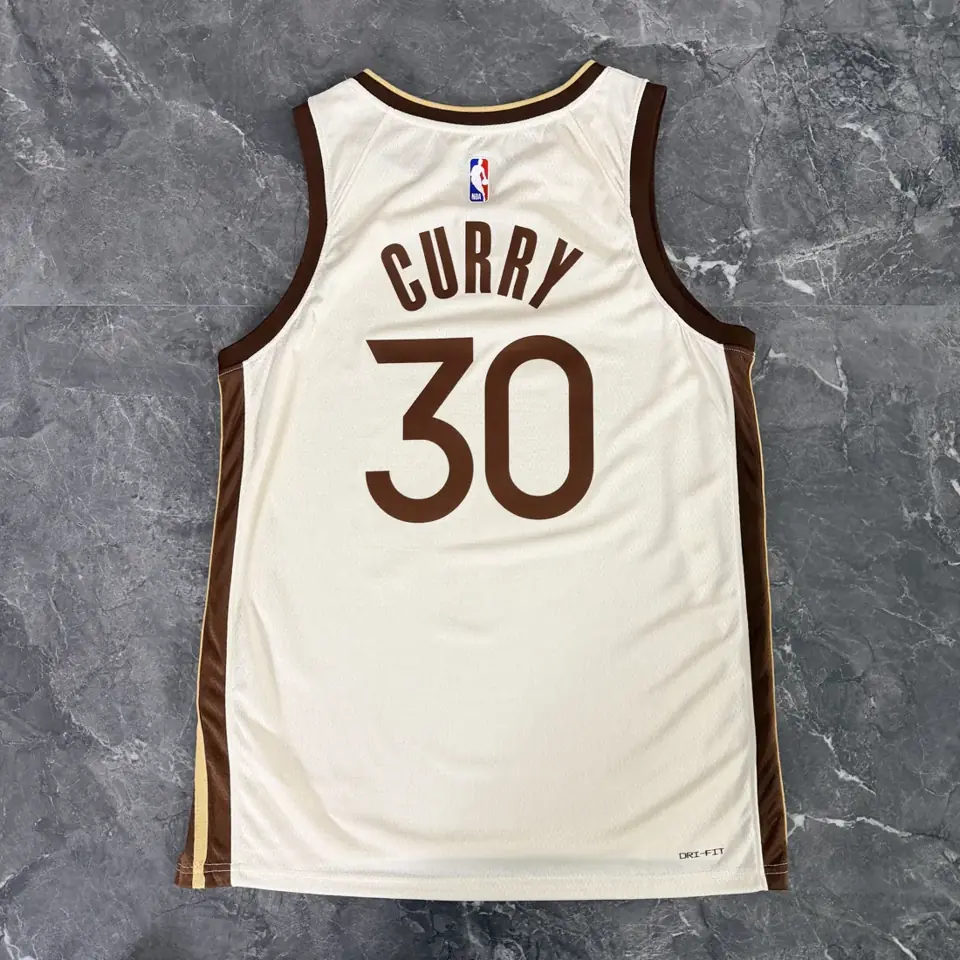 Foto 2 de Temporada 26 Warriors edición ciudad número 30 Curry