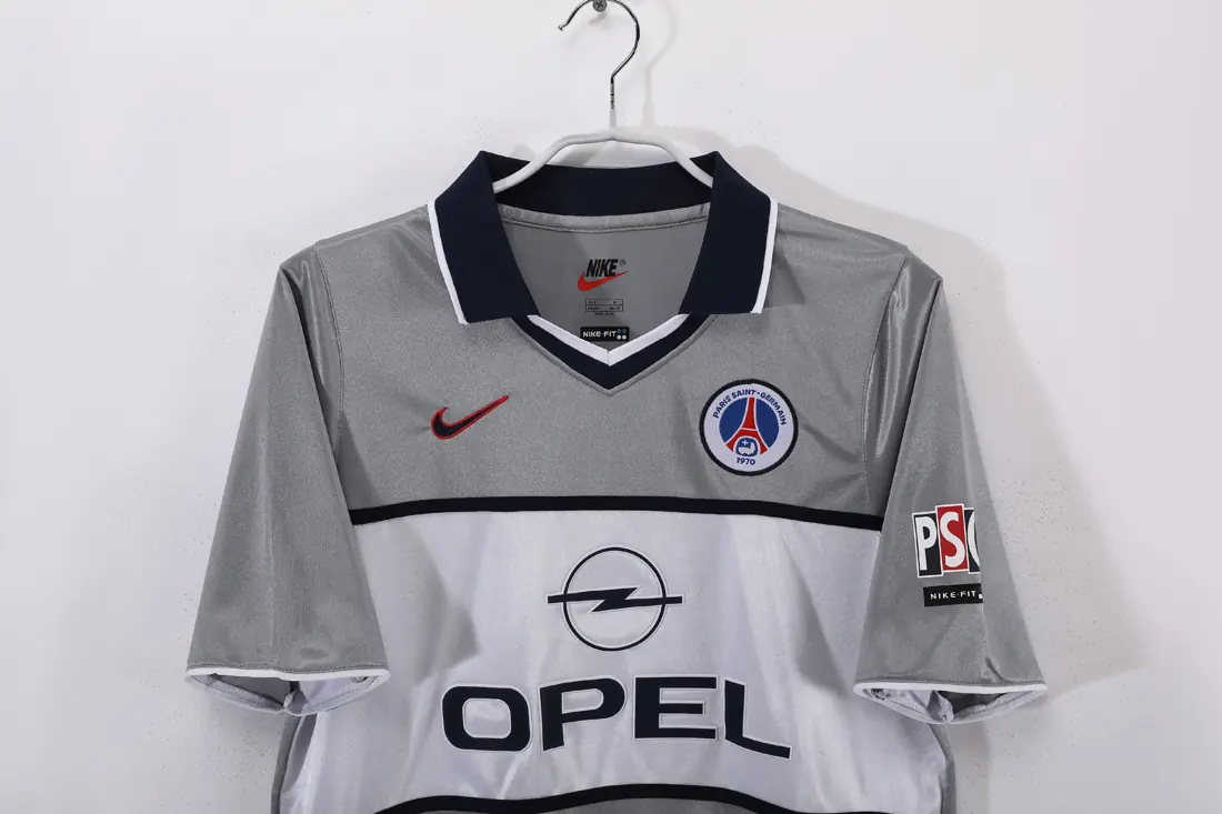 Foto 5 de Temporada 2000/01 Paris Saint-Germain visitante gris con cuello polo 8 A