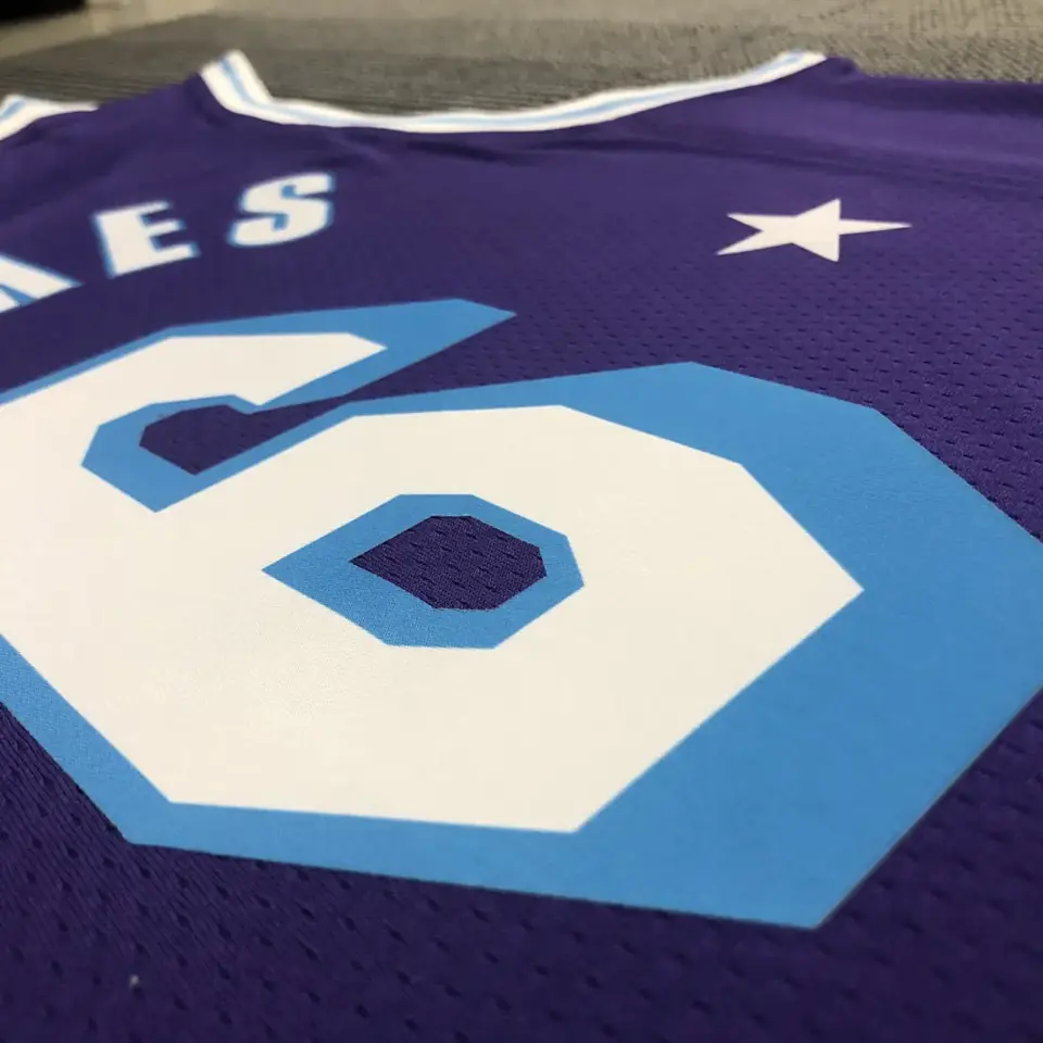 Foto 8 de 75º aniversario temporada 22 Lakers City Edition nº 6 James