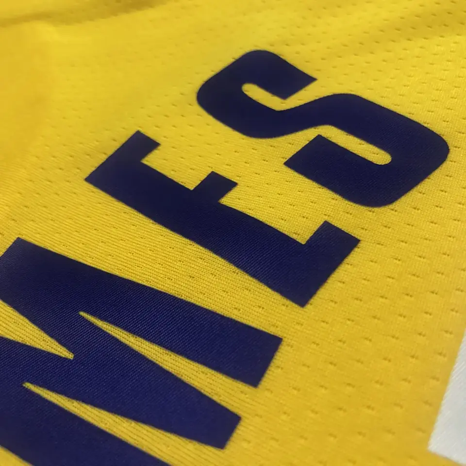 Foto 4 de 75º aniversario Lakers de Los Ángeles amarillo número 23 LeBron James