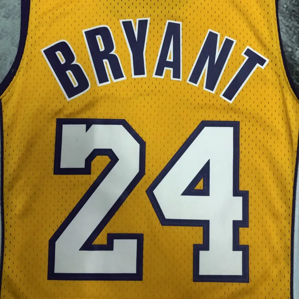 Foto 7 de Camiseta retro MN termosellada: SW Lakers temporada 08/09 cuello en V amarillo número 24 Kobe