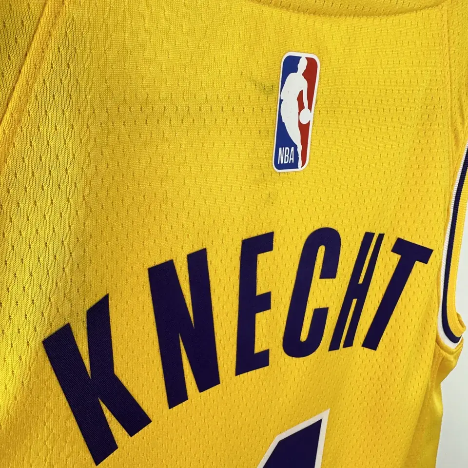 Foto 5 de Temporada 23 Los Angeles Lakers Color amarillo número 4 Knecht