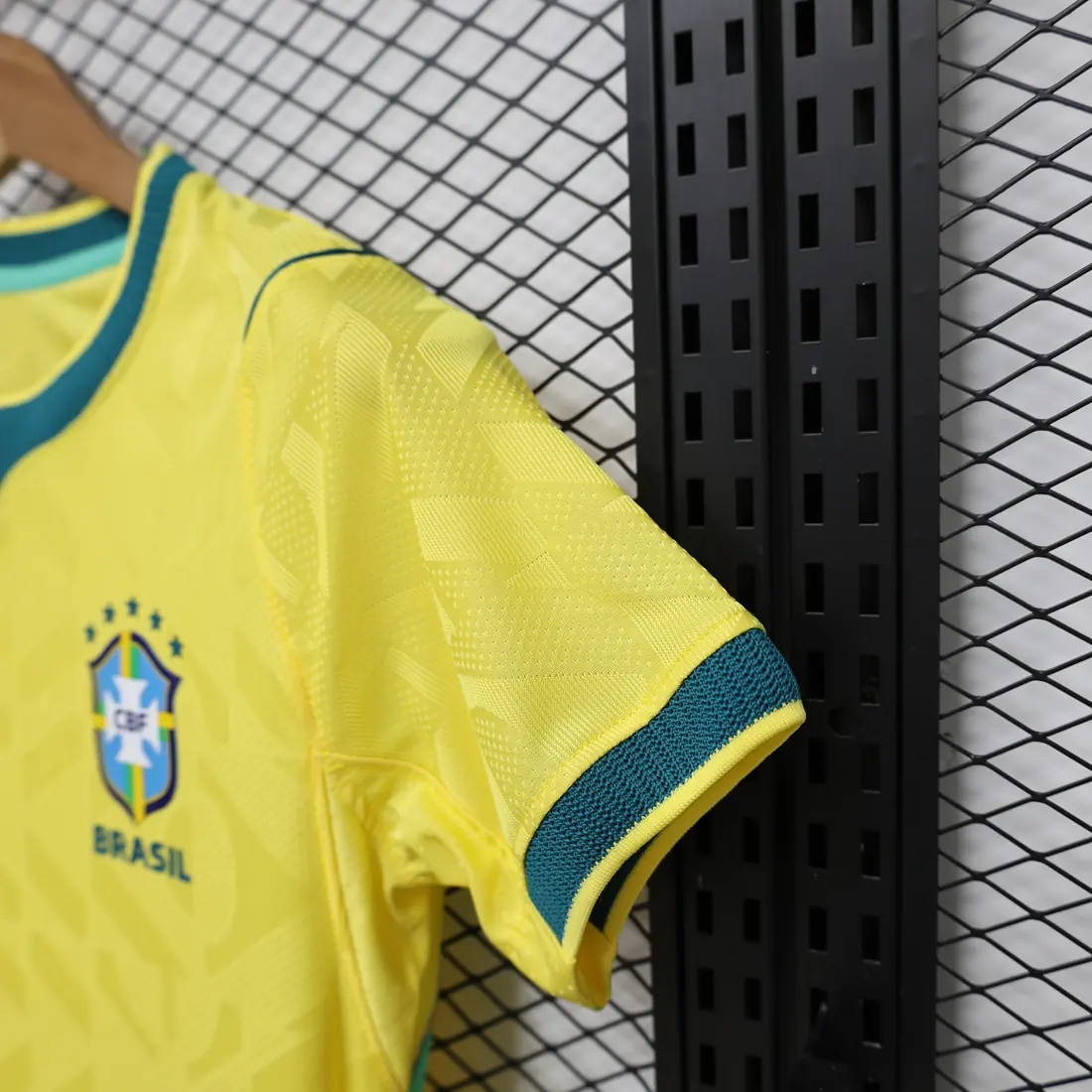 Foto 7 de Versión jugador 26/27 - Mujer Brasil local (costuras prensadas) S a 2XL
