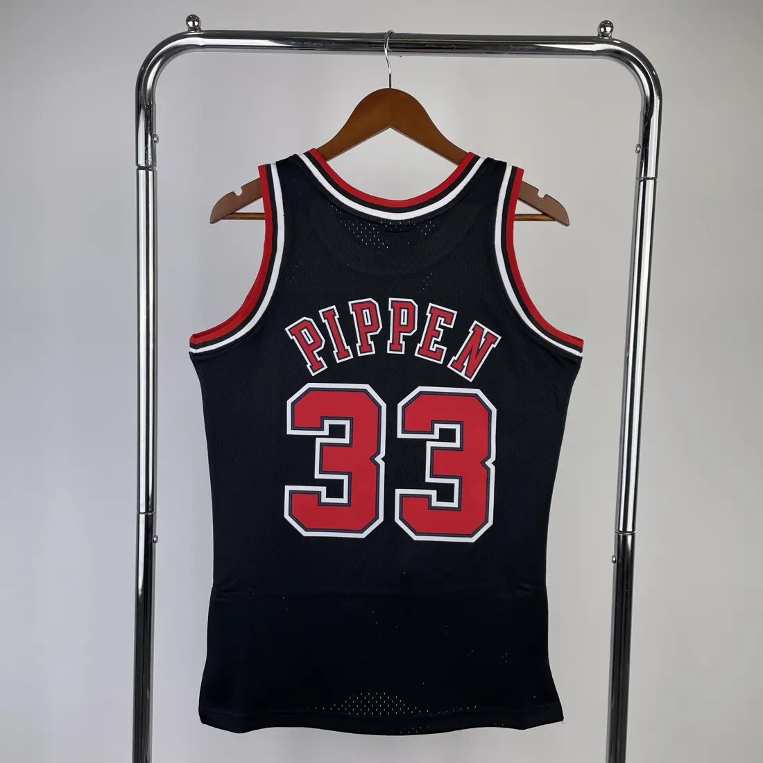 Foto 2 de MN camiseta retro termoimpresa: SW Chicago Bulls temporada 98 color negro nº33 Pippen