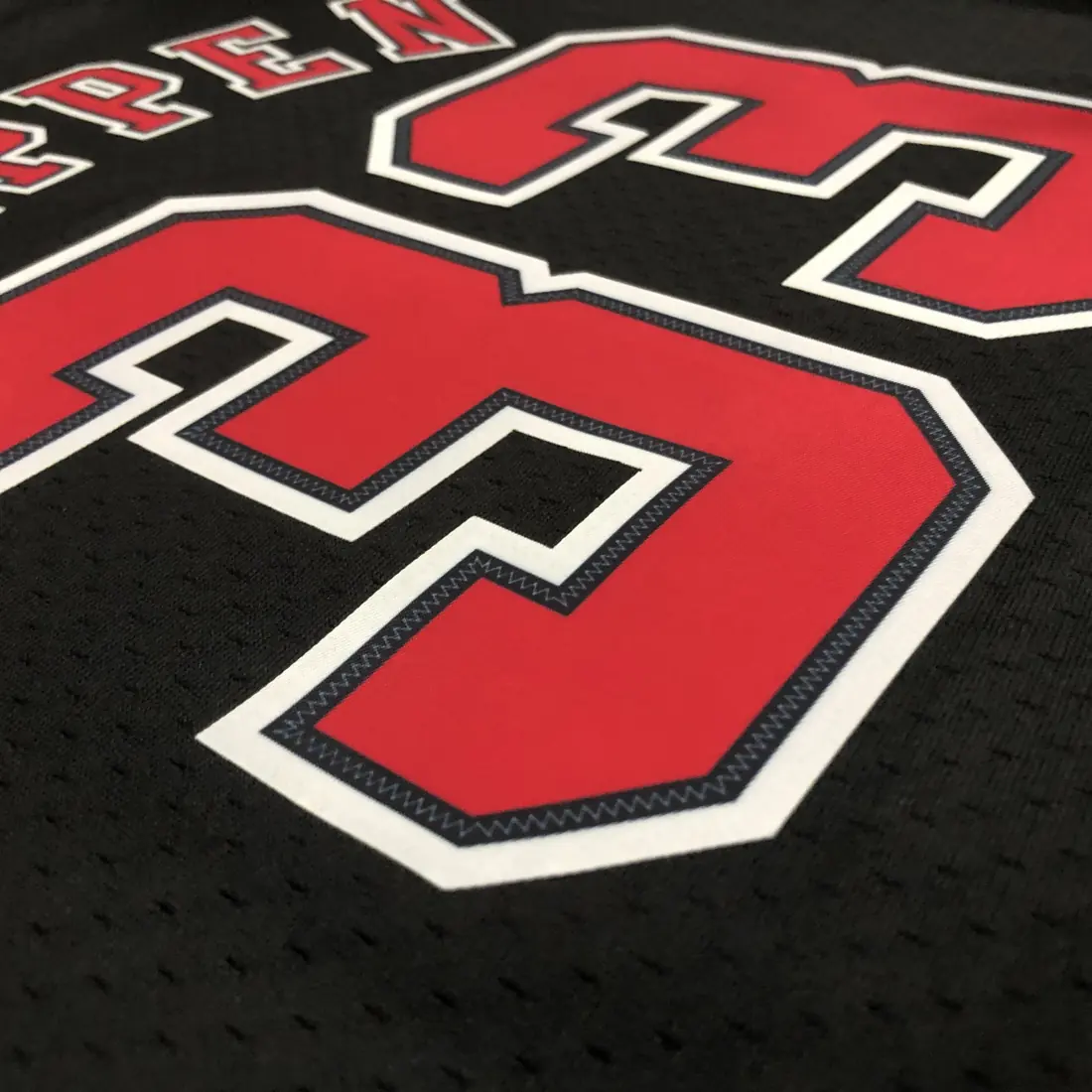 Foto 8 de MN camiseta retro termoimpresa: SW Chicago Bulls temporada 98 color negro nº33 Pippen