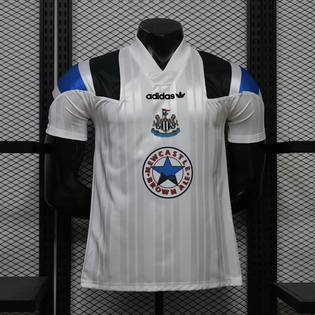 Foto 1 de 26-27 Newcastle Casual Retro S-3XL