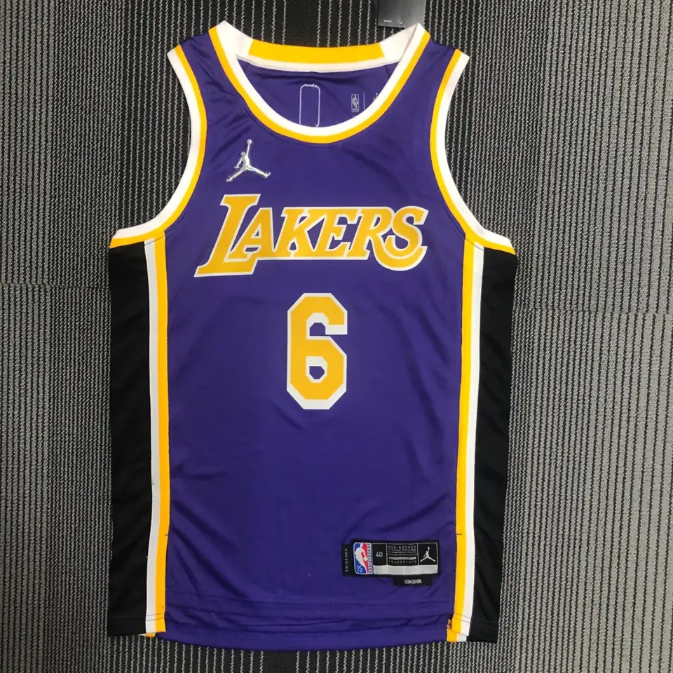 Foto 1 de 75 aniversario Lakers Edición Jumpman número 6 James