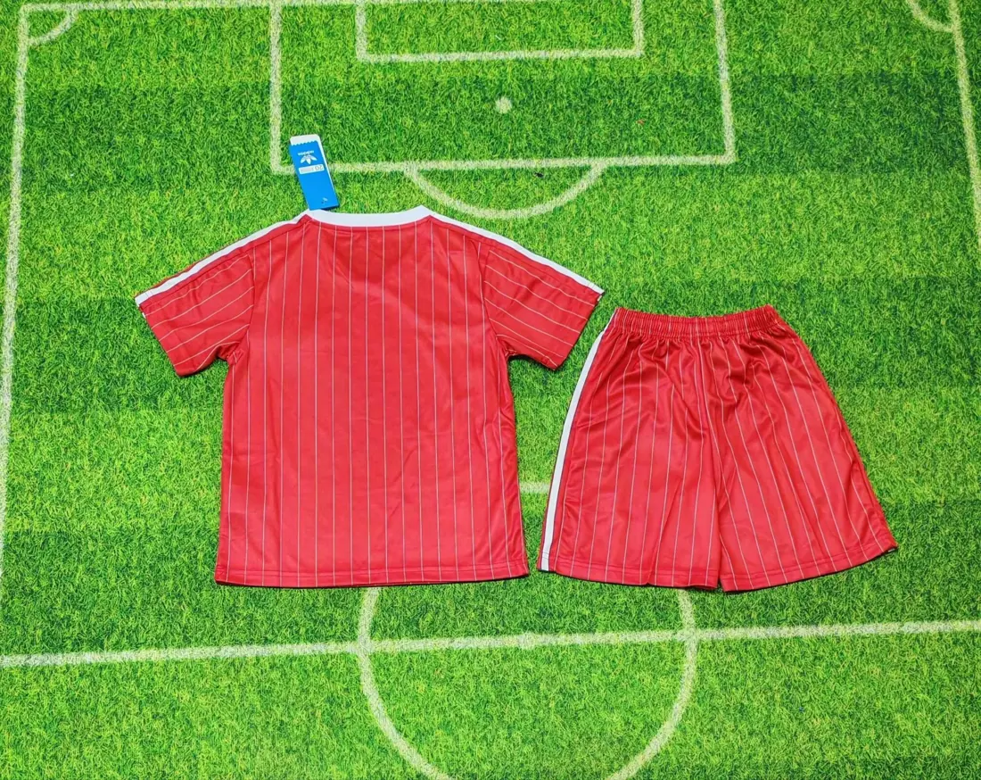Foto 3 de 26-27 Manchester United versión retro infantil