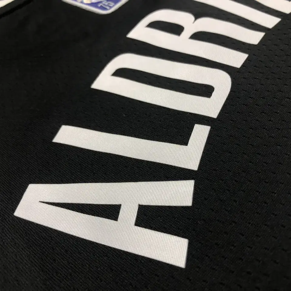 Foto 7 de 75 aniversario Los Nets negro número 21 Aldridge