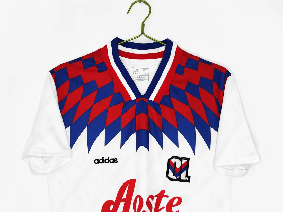 Foto 3 de Temporada 1995/96 Olympique de Lyon local retro 2 B