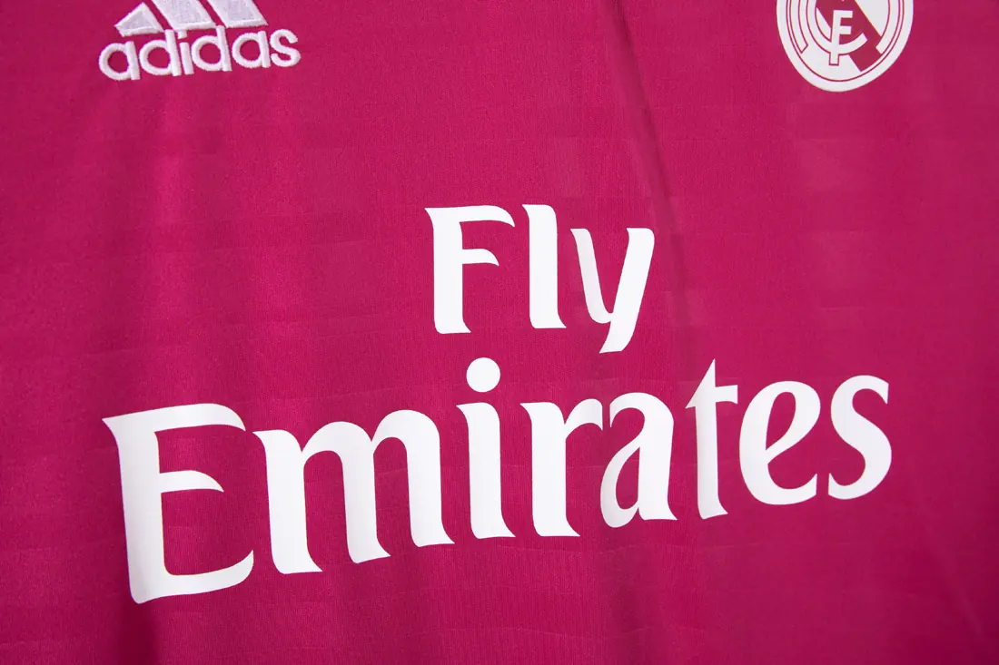 Foto 8 de Temporada 2014/15 Real Madrid visitante fucsia 5A